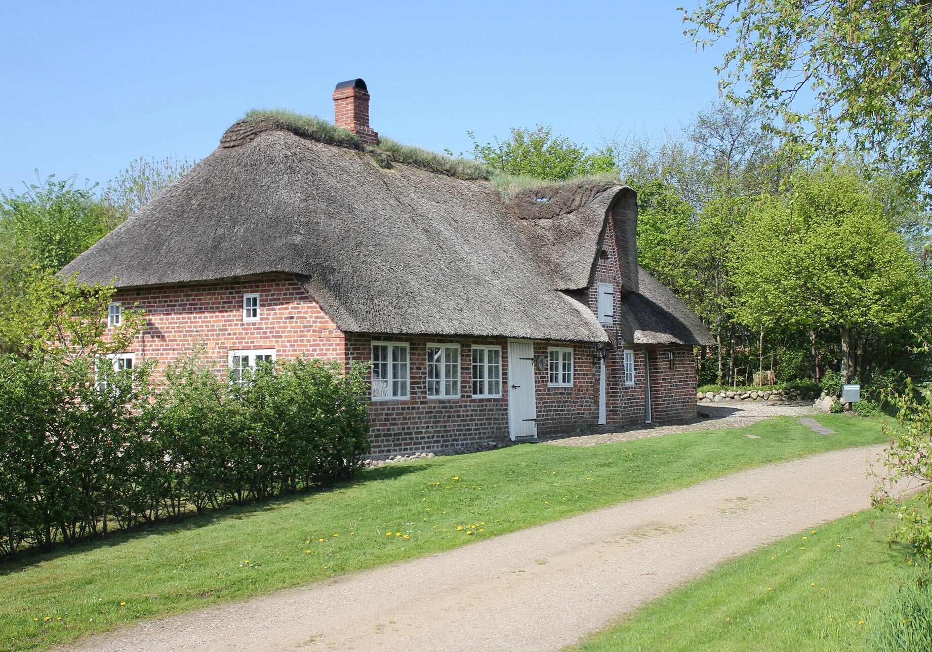 Stråtækt sommerhus i Danmark